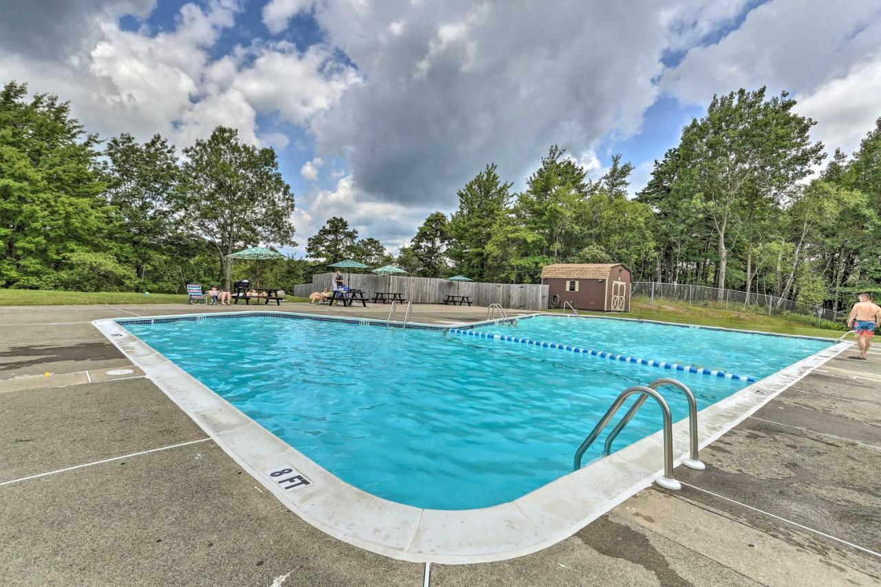 Peaceful Poconos Home With Lake And Pool Access! Long Pond Extérieur photo