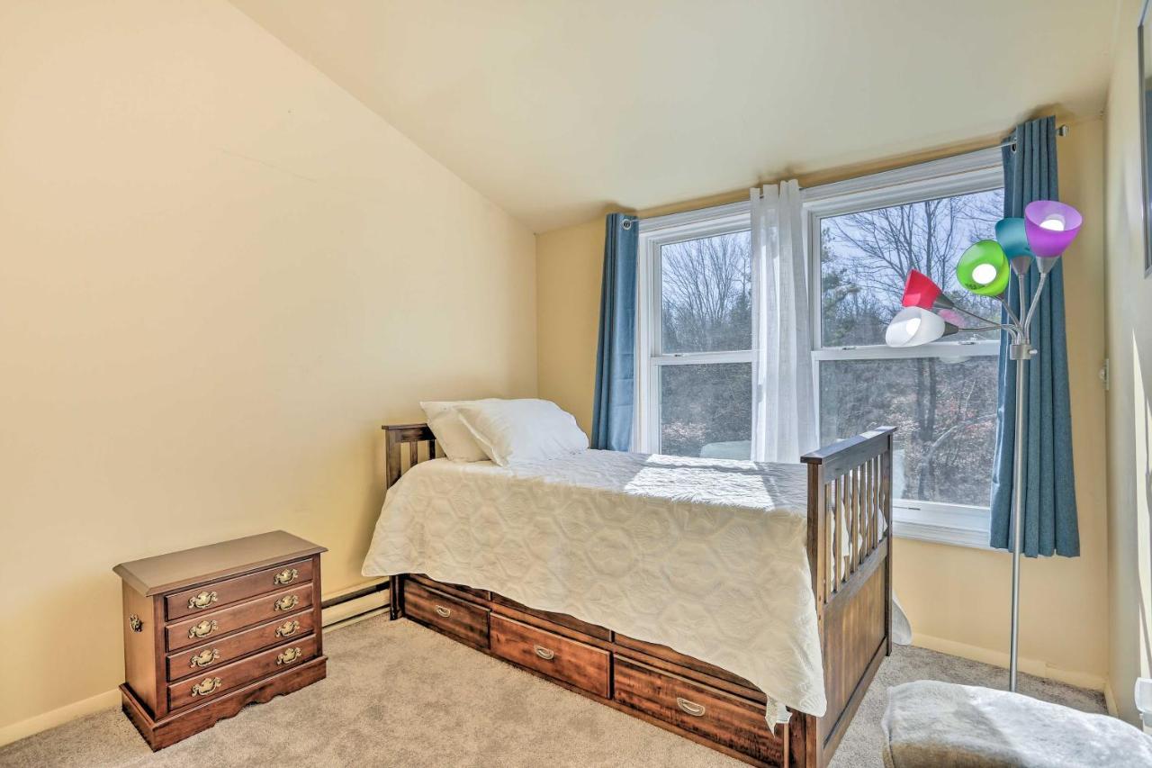 Peaceful Poconos Home With Lake And Pool Access! Long Pond Extérieur photo